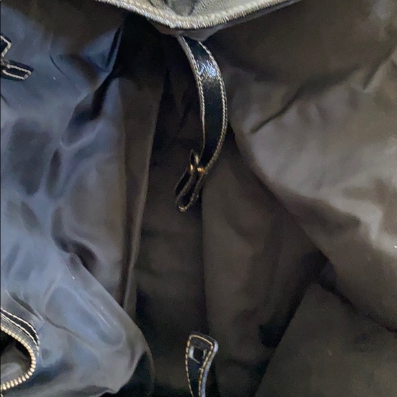 Gucci Pelham Patent Leather Purse - Picture 8 of 8